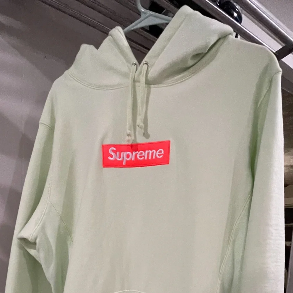 Supreme Box Logo Hooded Sweatshirt FW17 - Picture 7 of 8